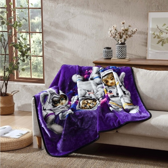 WILD FRONTIER PLUSH THROW WILDERNESS SPACE CATS ASTRONAUT 50" X 60" Soft - Picture 1 of 8